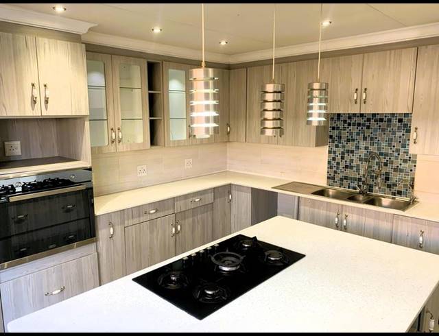 3 BEDROOM HOUSE FOR SALE IN RAVENSWOOD
